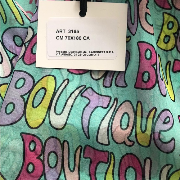 BNWT MOSCHINO scarf 100% silk - Picture 6 of 6